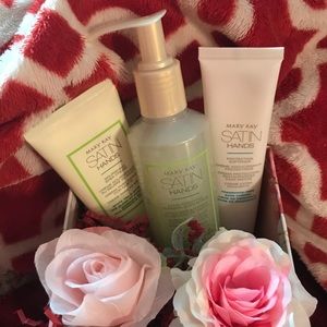 Mary Kay satin hands collection